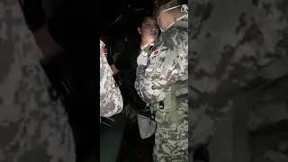 Militares agreden a detenidos