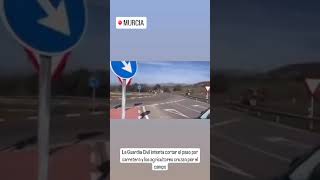 La GC corta la carretera y los agricultores pasan por el campo, #Murcia #viral #shorts