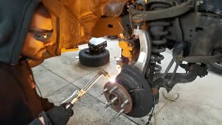 HOW TO REPLACE A WHEEL BEARING