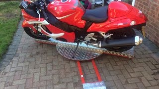 SUZUKI HAYABUSA  Red With Bike stand