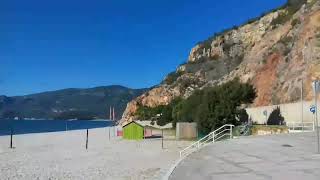 O paraíso azul da praia da Figueirinha na Serra da Arrábida.