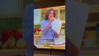 Dear Rachel Ray, bread translates to roti in Hindi. Calling it naan bread makes no sense. #shorts