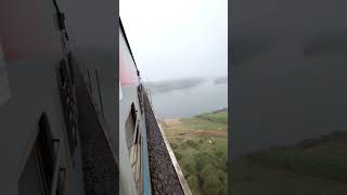 tu hai to mujhe or kya chahiye,#trainvideo l,#railwaystation #indianrailways