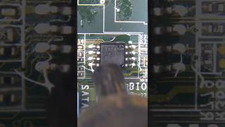 BIOS IC chip 8 pins winbond circuit से निकाले आसानी से #dpew #youtubeshorts #shorts #chip #video