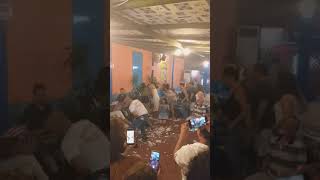 Samos Adası Karlovasi Sunset Restaurant Yunan Gecesi 02 Tabak Kırma Dansı