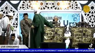 di atar ilmu masik ada adab(KH.KHOLEL AS'AD BERSAMA HABIB.ALWI