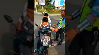 Lagi viral anak ini nangis ketakutan saat ditilang polisi