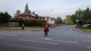 Newbury Town Crier rings for the NHS