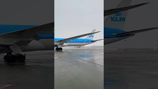 KLM Boeing 787-10 #pushback #klm #bigplane #airfrance #aircraft #youtubeshorts #youtube #aviation