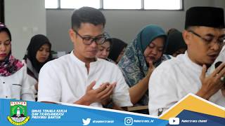 TANGKAL CORONA DISNAKERTRANS BANTEN MENGGELAR DOA BERSAMA