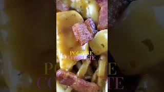 POUTINE READY... ENJOY #poutine #fries #gravy #cheese #youtubeshorts #fypシ゚viral