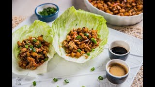 Tacos de lechuga con pollo y salsa de cacahuate - deliciosa receta oriental