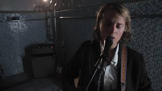 Marika Hackman - Between The Bars