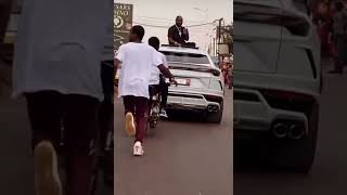 Davido Obo disturbing the street of Ghana