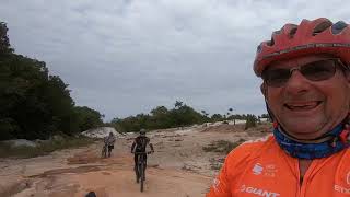 Brutas & Brutos na trilha da cachoeira do Leão