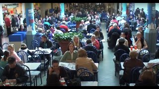 Christmas Flash Mob - Food Court - Hallelujah Chorus (lyrics added)