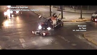 Las cámaras captaron un impactante choque entre un auto y una moto en Tigre