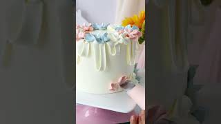 How To Decorate Cake | cake decorating tutorial #shorts #shortsvideo #youtubeshorts