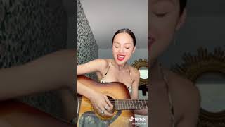 Olivia Rodrigo - play the guitar and sings 🎵😍