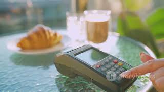 Is Cash Dying? The Rise of Cashless Payments (2024)