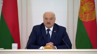 Лукашенко: Голоса нет! Поэтому шёпотом будем проводить совещание! Переносить его НЕКУДА!