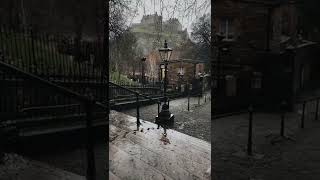 one of the iconic views of Edinburgh Castle as seen from the Stairs Down ✨Winter Rain🌧 2022-#shorts