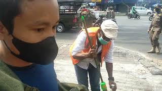 Tanpa Masker Melanggar Prokes Covid-19 PPKM Level 2 DKI Jakarta  Diberi Sanksi Bersihkan Sampah