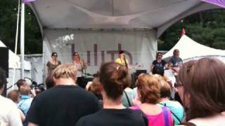 Butterfly Boucher performing "I Can't Make Me" at Lilith Fair 08.03.2010