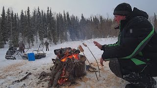 Зима не уходит! Уехали на три дня в тайгу, ловить хариуса! День первый!