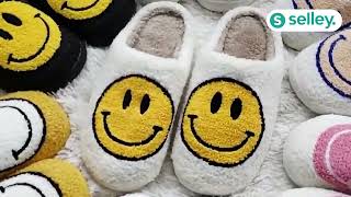 Smiley Slipper | Flauschige Trend Slides mit Smiley Faces - selley.de