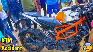 NEW KTM DUKE 125 ACCIDENT | KTM Bike Crashed on Highway | Please Ride Carefully 😢