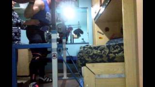 squat 220 raw geared 250 panca 120