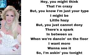 Britney Spears - Hold it against me (lyrics)