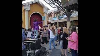 Mill Creek town center concert: Cherry Cherry  band - Sweet Caroline