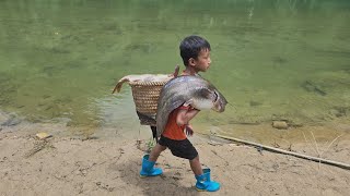 FULL VIDEO: 35 days the boy khai set fish traps, Caught a catfish weighing 8kg Super fishing skills