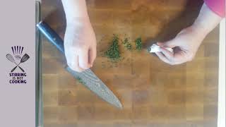 How to Cut Chives