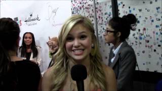 HTZ talks Halloween with Olivia Holt!