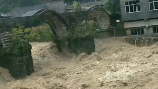 River overflow, China dam discharge! Village become ocean in Hunan