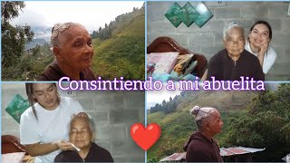 peinado y limpieza facial a mi abuela