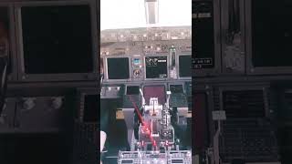 Cockpit Boeing 737-800 #cockpit #aircraft #boeing #737 #aviation #airport  #subscribetomychannel