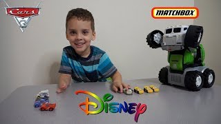 Opening 8 Disney's Pixar Cars 3 blind bags with Matchbox Stinky the garbage truck