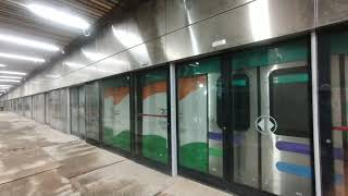 FIRST LOOK! Mumbai's first underground Metro rail. MIDC station.