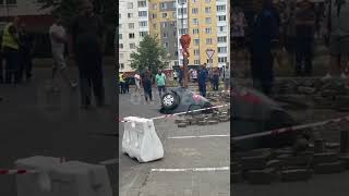 Автомобиль ушел под землю в Бобруйске