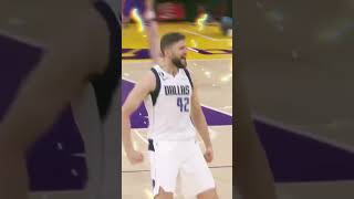 Maxi Kleber Buzzer Beater to Beat The Lakers! 🎯 #shorts #nba #basketball