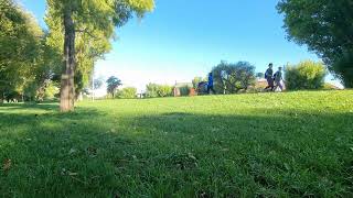 Time lapse de personas en la costanera de Viedma, Río Negro, Argentina