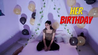 HER 25th BIRTHDAY | Tried Delhi's Best Butter Chicken With Garlic Naan