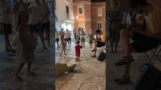 Little boy playing Air Guitar! 🥰🎸❤️😄 #guitar #kidreaction #streetarteverywhere #busking