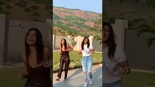 Palak Tiwari and Shweta Tiwari dance on Bijli #shorts #palaktiwari #shwetatiwari #bijlibijlisong