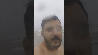 Temporal na praia e nois entrou assim mesmo