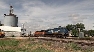 Conrail Heritage Unit Leads R-CHI476